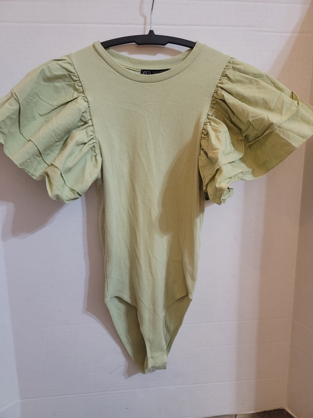 Zara Light Green Puff, Ruffled Sleeves Ribbed, Stretchable Bodysuit Small